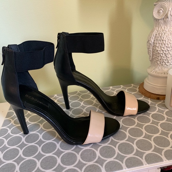BCBGeneration, Black and Nude Stilettos S-8 1/2M - Picture 4 of 8